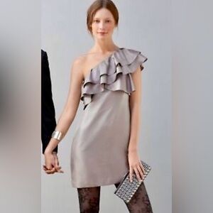 Banana Republic Dress
Women's size 12 One Shoulder
Champagne Ruffle 100% Silk